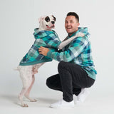 Samtiger Hunde Hoodie - Türkis-karierter